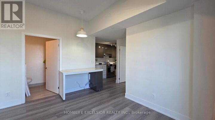 Property Photo:  188 Fairview Mall Drive 829  ON M2J 0H7 