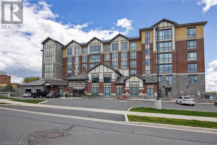 Property Photo:  129A South Street 508  ON K7G 1A4 