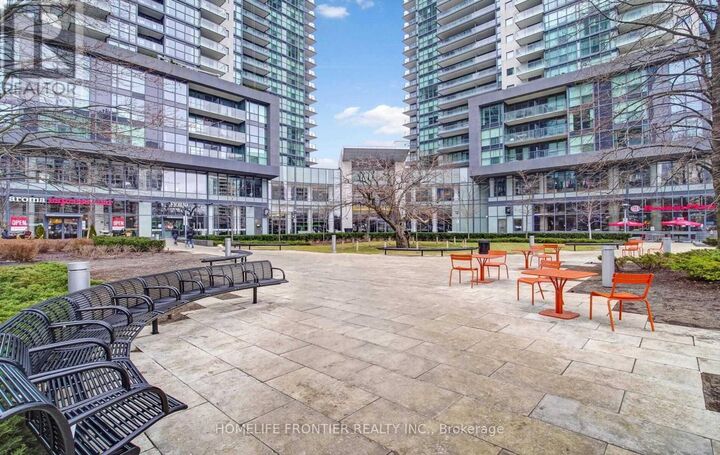 Property Photo: 5162 Yonge Street 2707 ON M2N 0E9