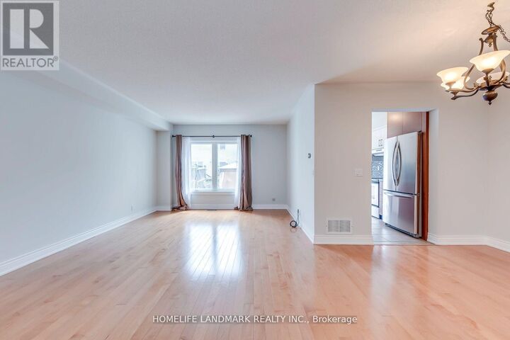 Property Photo:  7 Marshview Avenue  ON L4G 7W2 