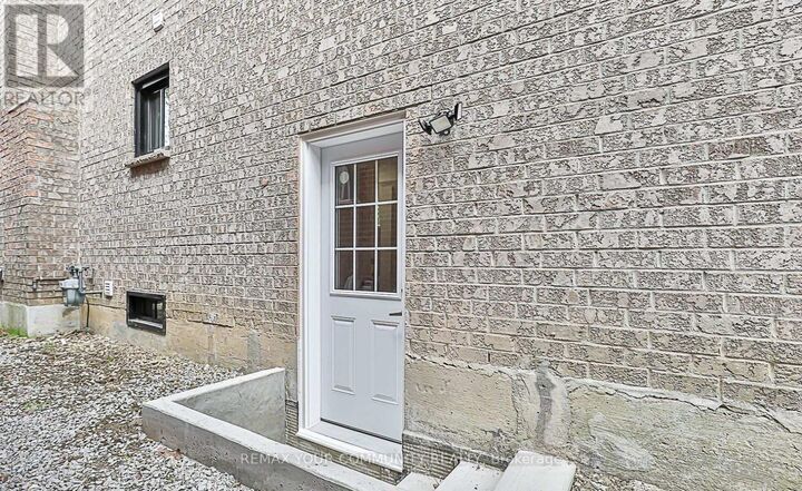 Property Photo:  11 Newmill Crescent Basement  ON L4C 9T7 