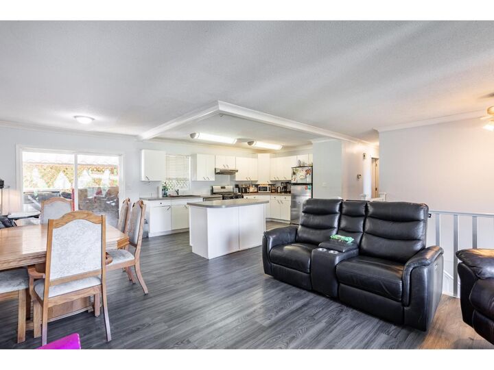Property Photo: 27582 31B Avenue BC V4W 3L3