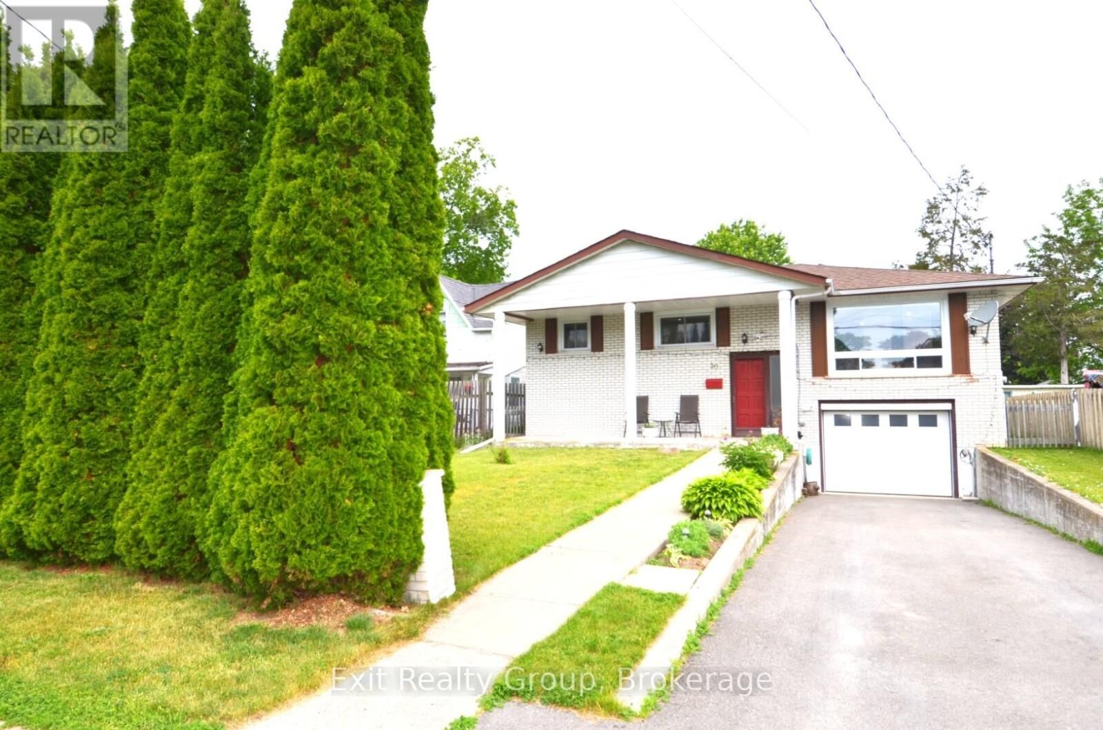 Property Photo: 30 Alfred Street ON K8V 2B1
