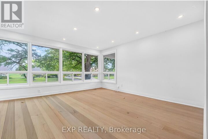 Property Photo: 39 Treadgold Crescent ON M3A 1X1
