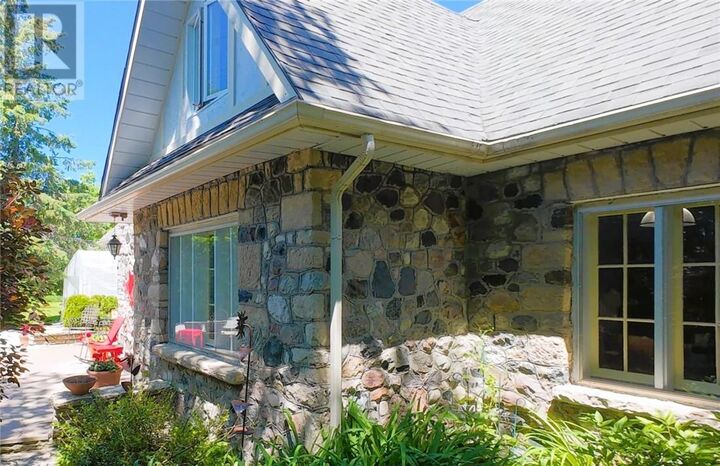 Property Photo:  150 Queen Street  ON P0P 1N0 