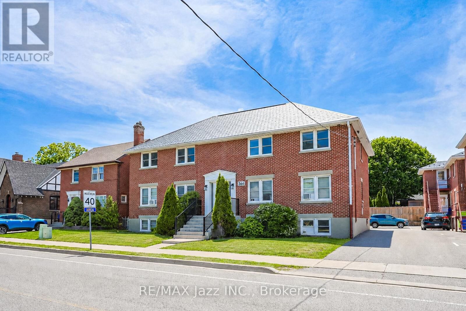 Property Photo: 366 Mary Street North 5 ON L1G 5C8