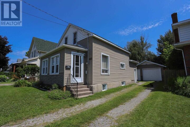 Property Photo: 560 Sherbourne St ON P6C 3X7