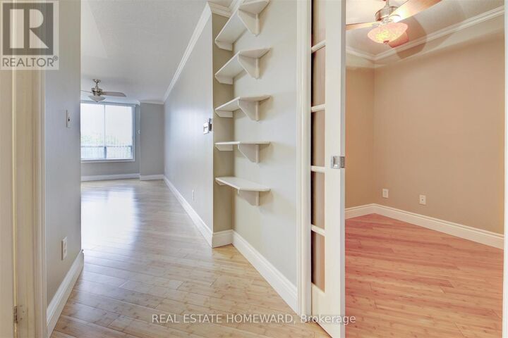 Property Photo:  1733 Queen Street East 513  ON M4L 6S9 