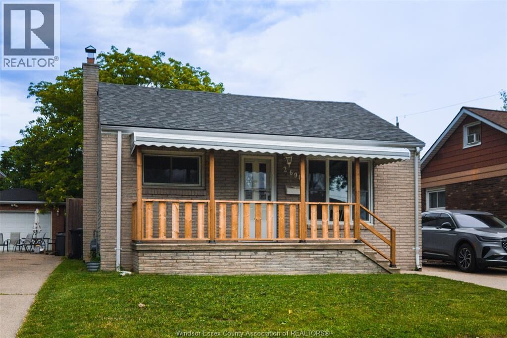 Property Photo:  2690 Chandler Road  ON N8W 4B3 