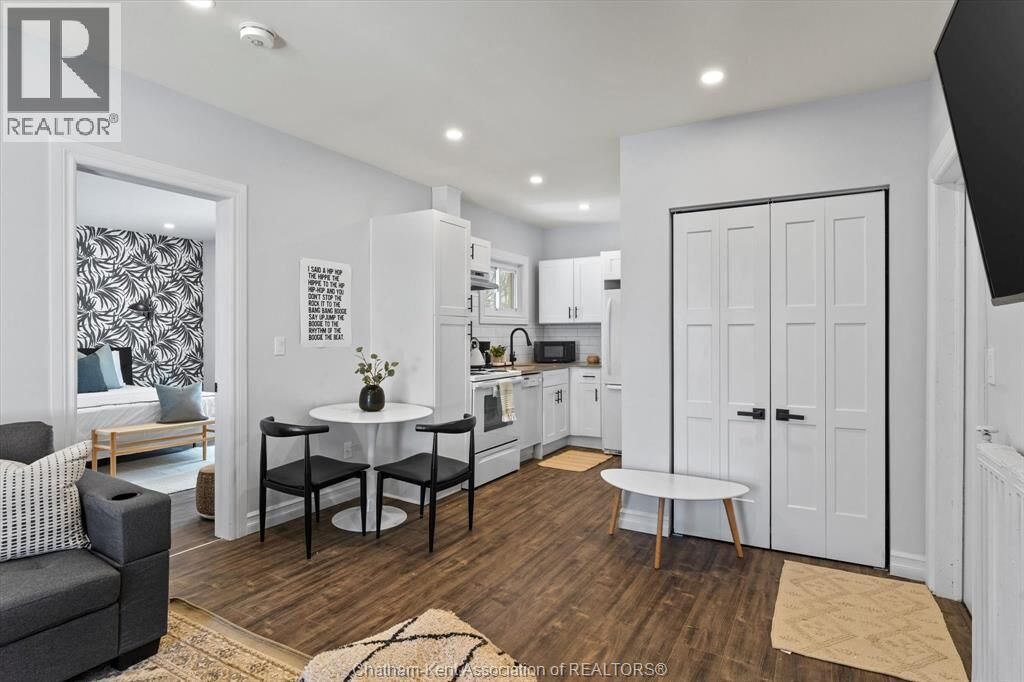 Property Photo: 135 William Street North 4 ON N7M 4L6