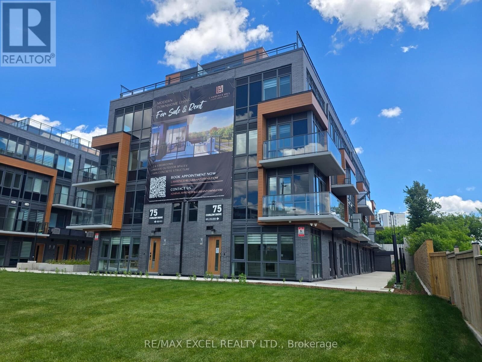 Property Photo:  75 Curlew Drive 23  ON M3A 0A9 