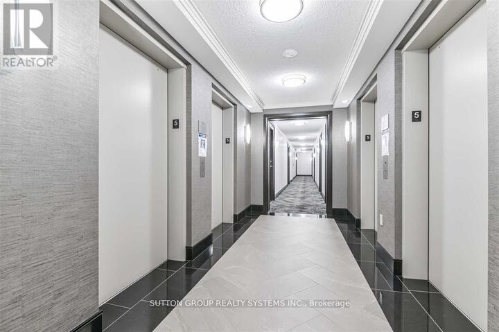Property Photo: 35 Viking Lane 1032 ON M9B 0A2