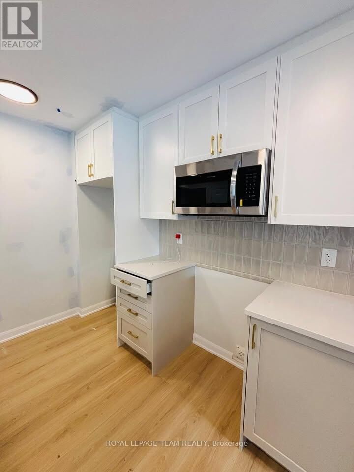 Property Photo: 801 Glenroy Gilbert Drive 9 ON K2J 7N8