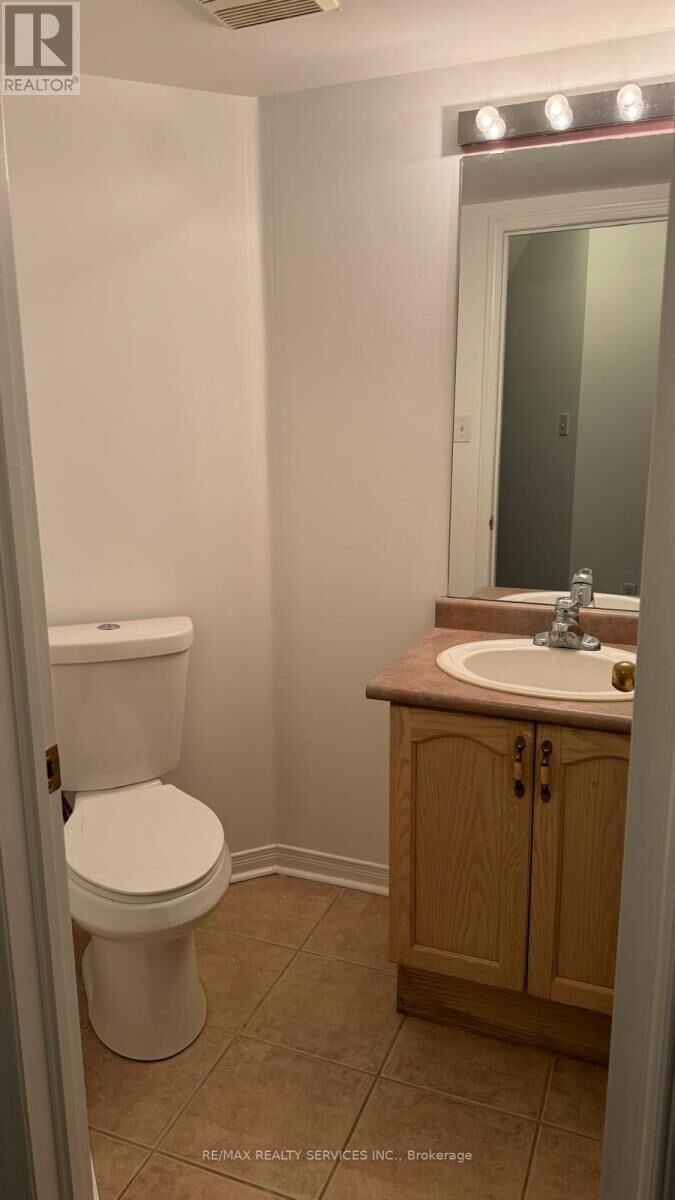 Property Photo: 44 Saintsbury Crescent ON L6R 2V8