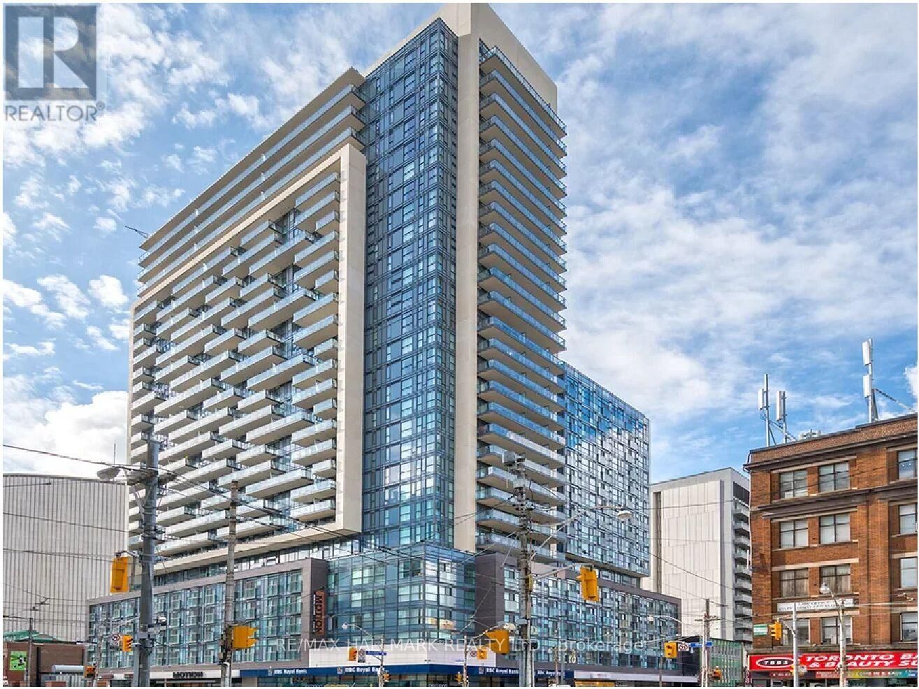 Property Photo: 570 Bay Street 502 ON M5G 0B2