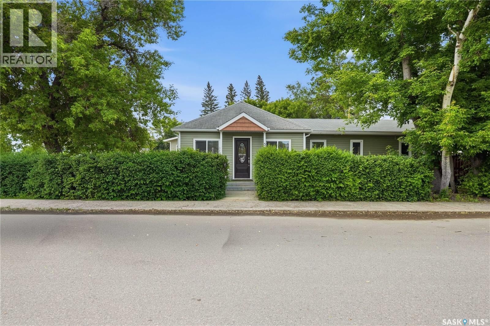 Property Photo: 341 4th Street SK S0G 1S0