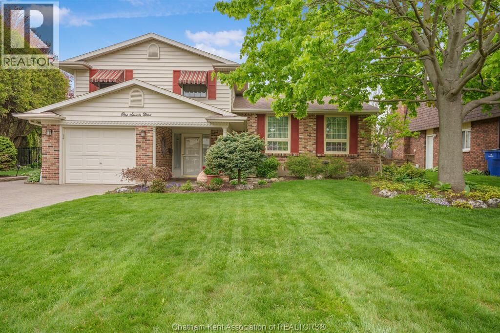 Property Photo:  179 Chippewa Drive  ON N7M 2B3 