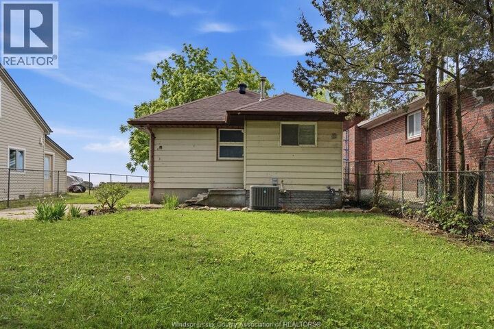 Property Photo:  1437 Heritage Road  ON N9Y 2E6 