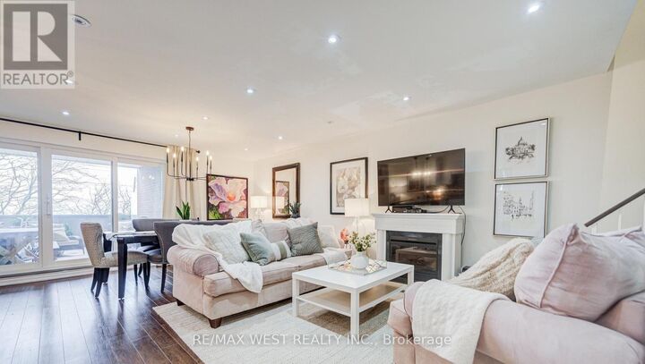 Property Photo: 3025 The Credit Woodlands Drive 320 ON L5C 2V3