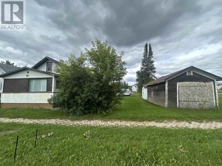 Property Photo: 208 Mackenzie Ave ON P0T 1C0