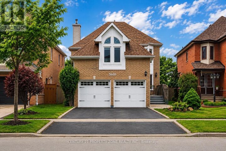 Property Photo:  5660 Bell Harbour Drive  ON L5M 5J3 