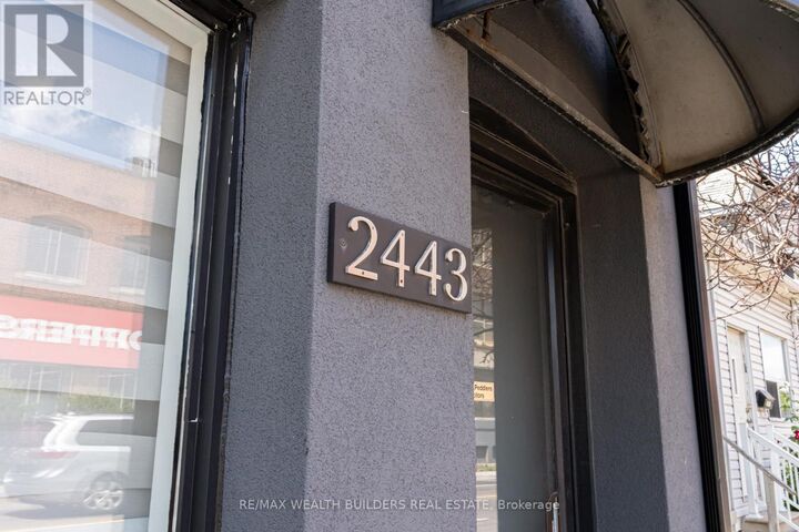 Property Photo:  2443 Dundas Street West  ON M6P 1X3 