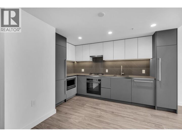 Property Photo: 2135 Springer Avenue 1702 BC V5B 0C1