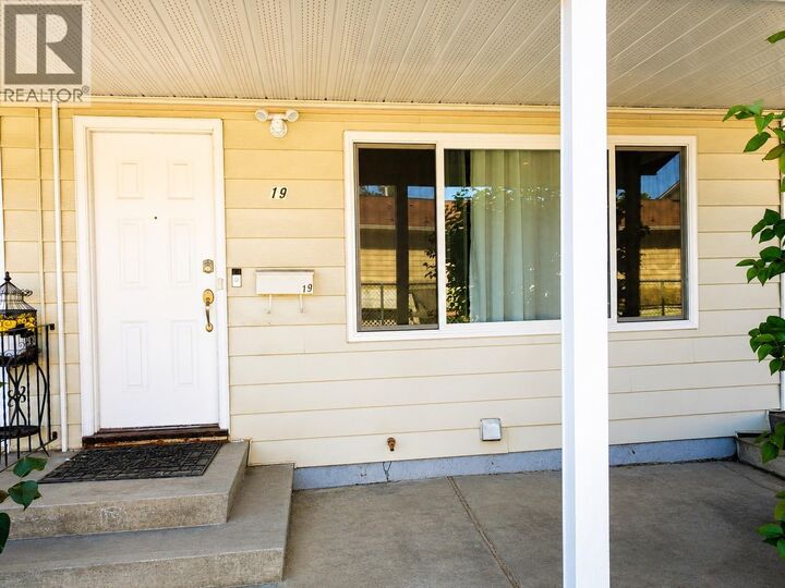 Property Photo: 3807 32 Avenue 19 BC V1T 2N2