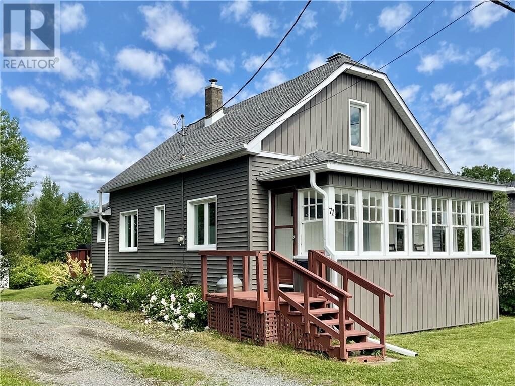 Property Photo:  71 Barry Street  ON P3A 1R8 