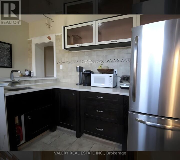 Property Photo:  8 Boon Avenue Main  ON M6E 3Z3 