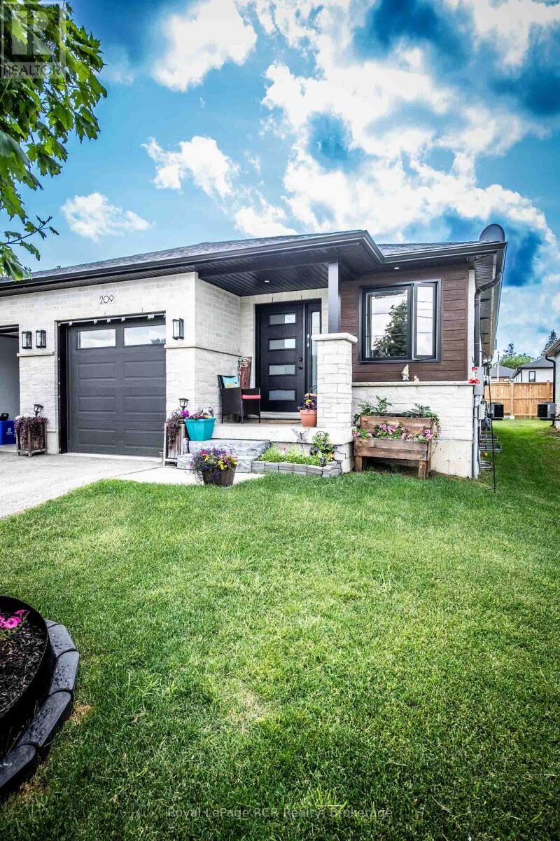 Property Photo:  209 Church Street North  ON N0G 2L4 