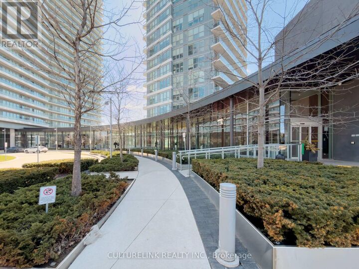 Property Photo:  117 McMahon Drive 2008  ON M2K 0E4 