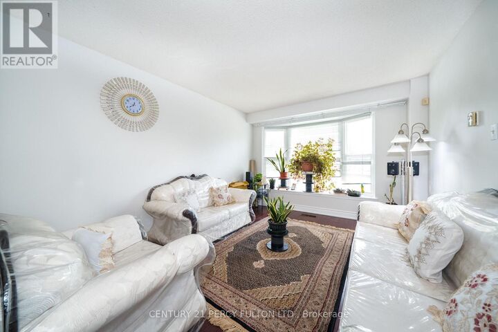 Property Photo: 33 Nahanni Terrace ON M1B 1B7