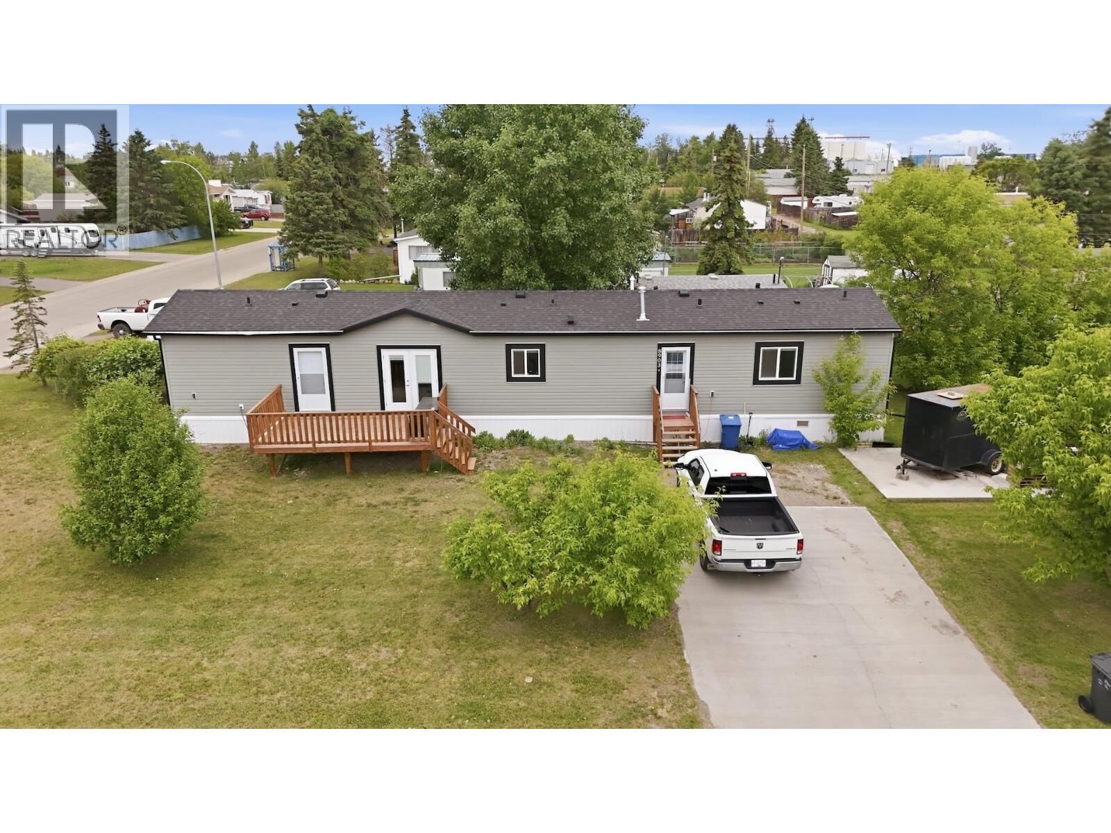 Photo de la propriété:  8903 76 Street  BC V1J 2Z8 