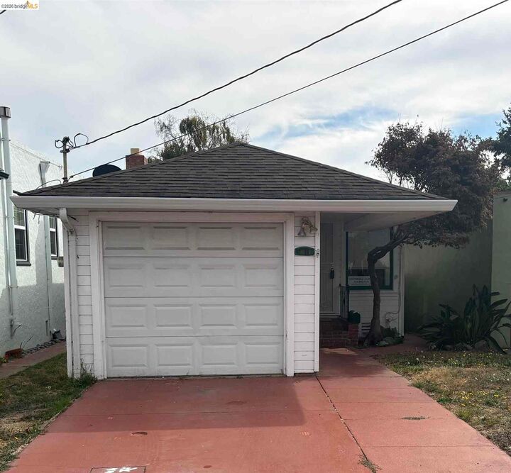 Property Photo:  3212 Esmond Ave  CA 94804 