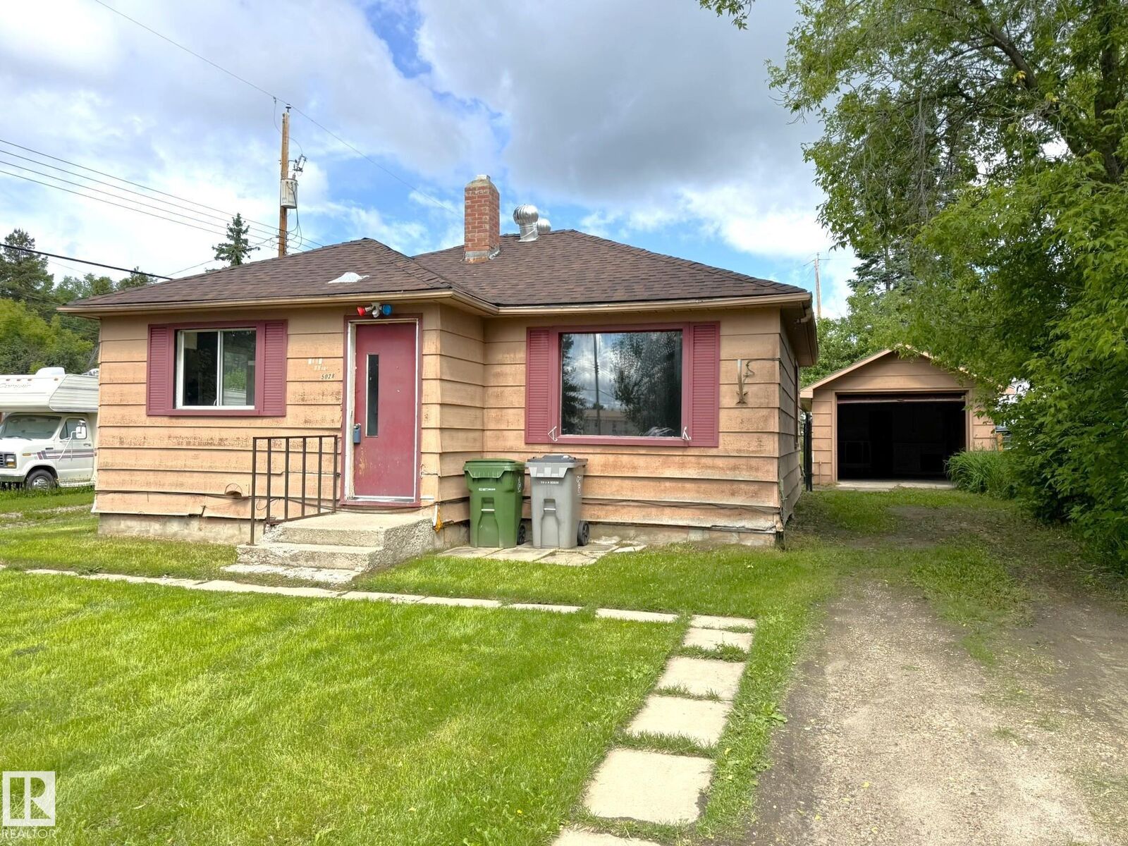 Property Photo: 5028 52 Avenue AB T0C 0P0