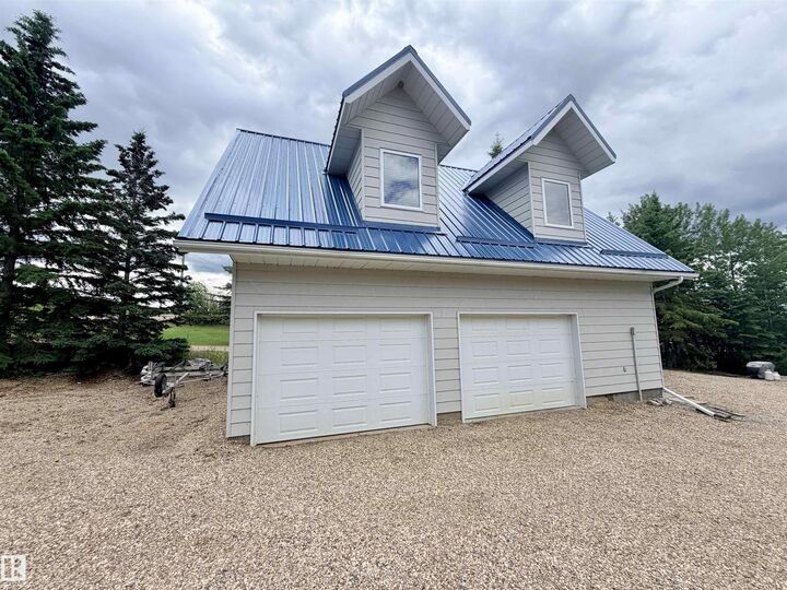 Photo de la propriété:  219 56512 Rng Road 111  AB T0A 2G0 
