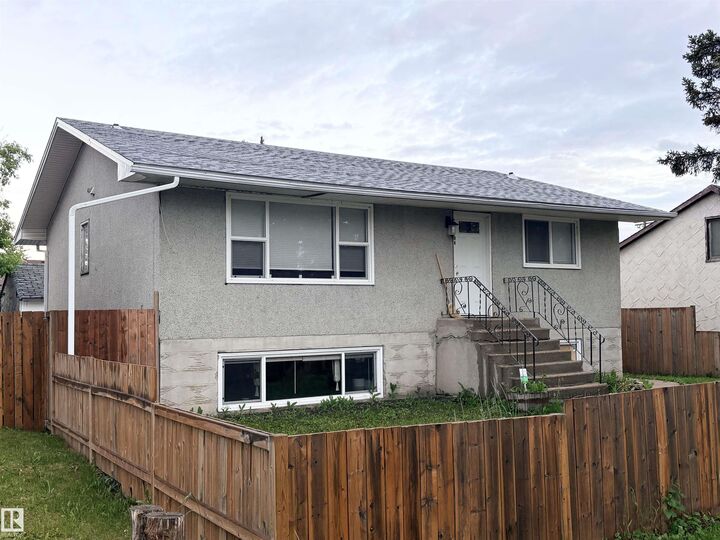 4704 51 Avenue — photo 1