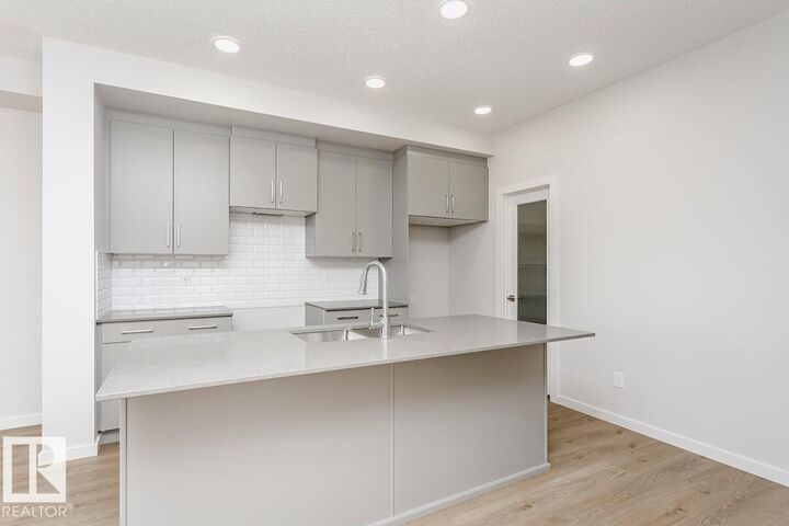 Property Photo: 29 Leawood Link AB T7X 4B8