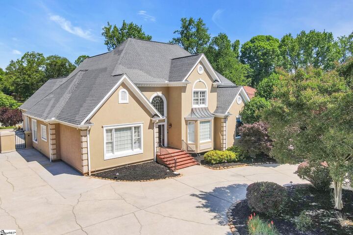 Property Photo:  11 Country Squire Court  SC 29615 