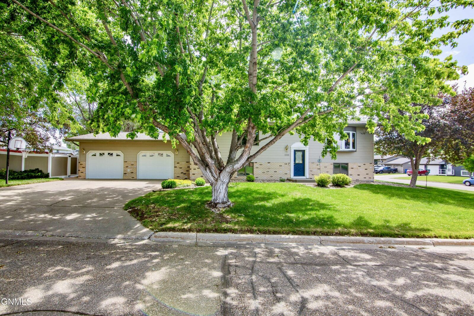 Property Photo:  1000 1st Avenue NW  ND 58523 