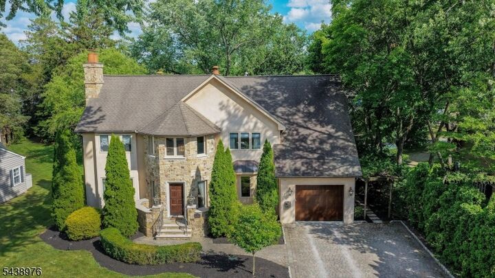 Property Photo:  2 Estelle Pl  NJ 07016 