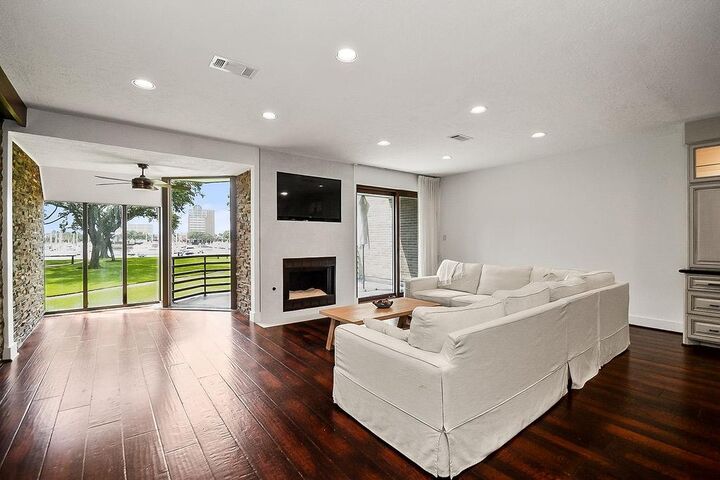 Property Photo:  1933 Enterprise Avenue  TX 77573 