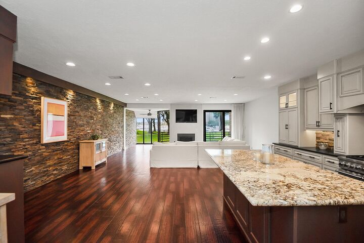 Property Photo:  1933 Enterprise Avenue  TX 77573 