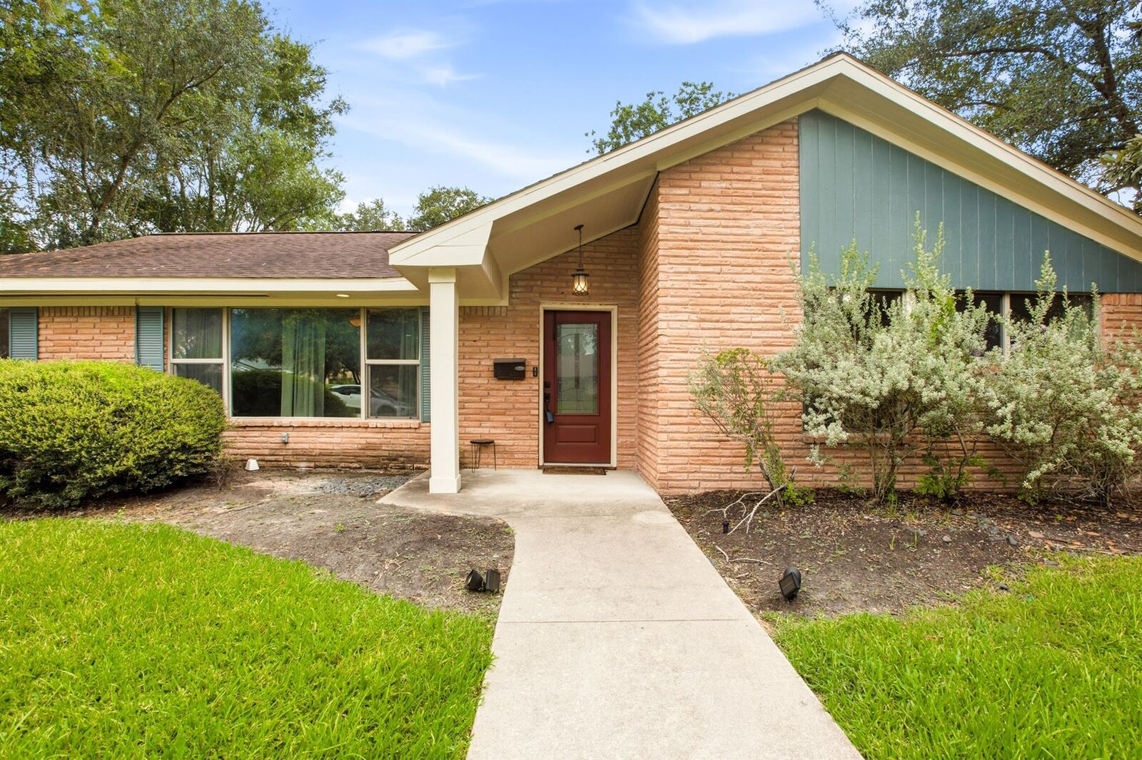 Property Photo: 5238 Kinglet Street TX 77035