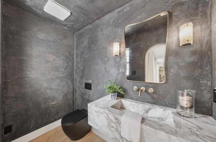 Property Photo:  819 Silvergate Drive  TX 77079 