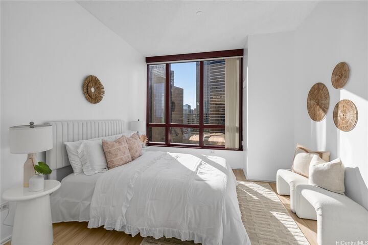 Property Photo:  725 Kapiolani Boulevard 1004  HI 96813 