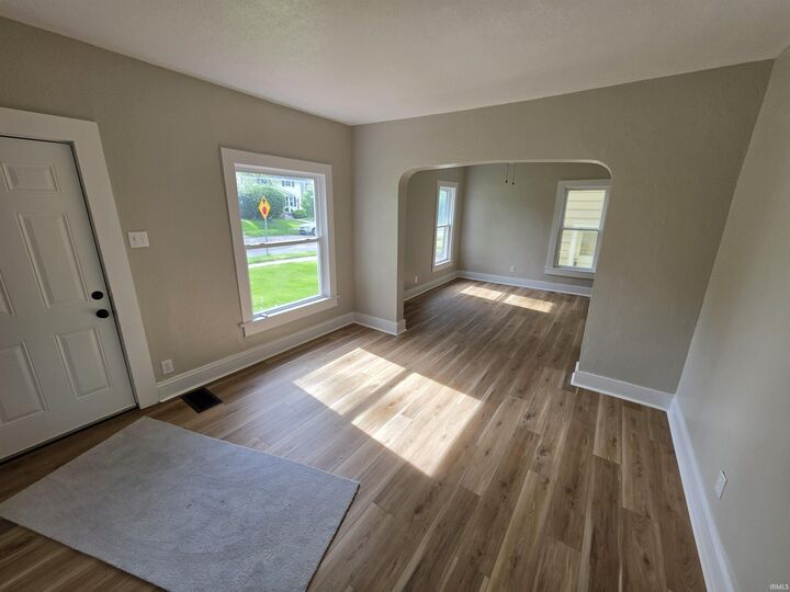 Property Photo: 4106 S Wayne Avenue IN 46807-2235