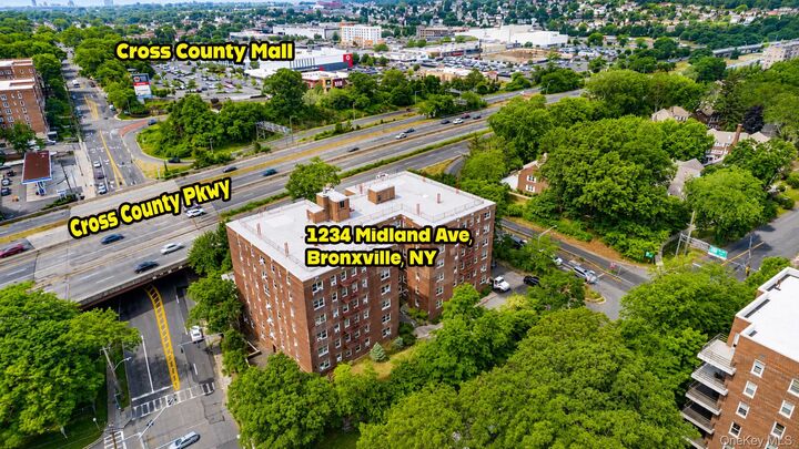 Property Photo:  1234 Midland Avenue 2E  NY 10708 