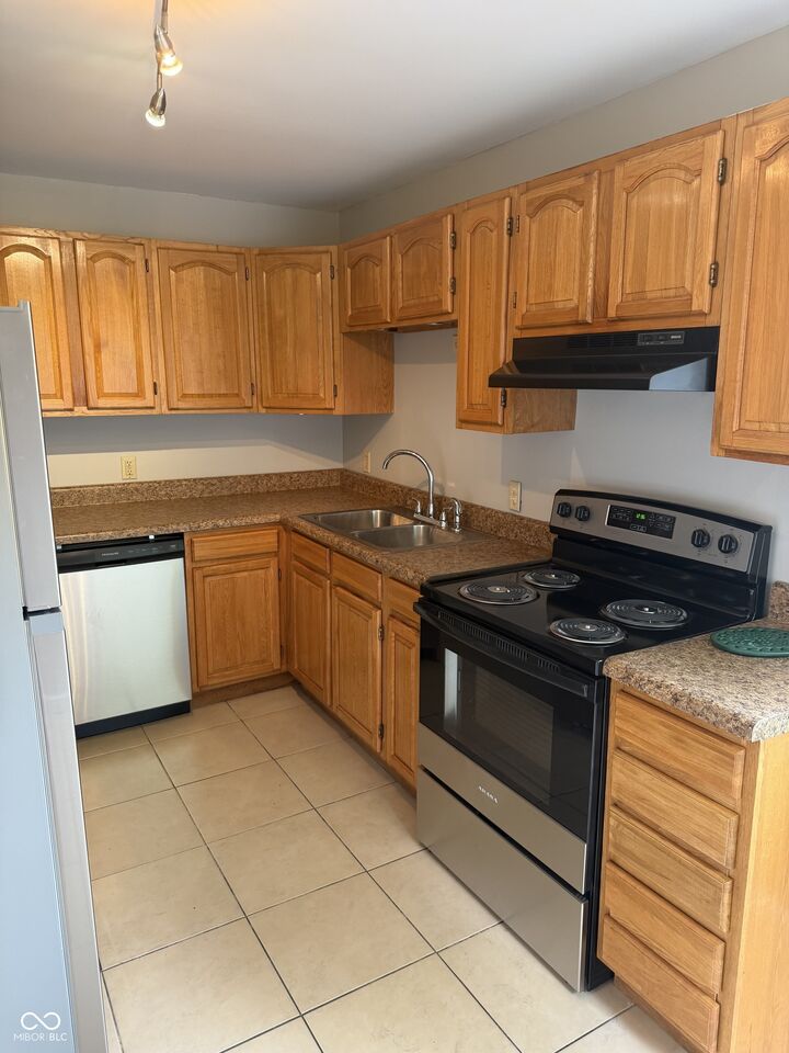Property Photo:  1617 E 45th Street  IN 46205 